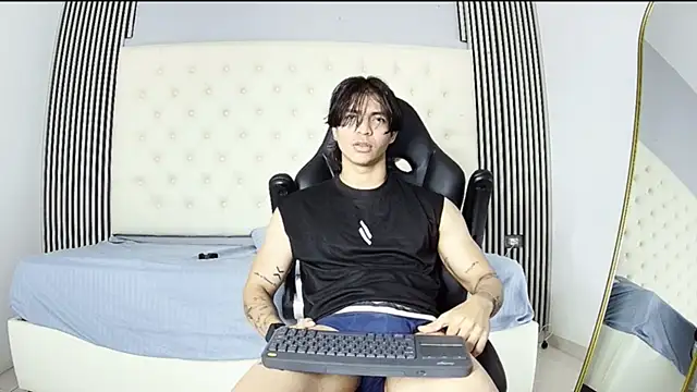 toji luxxer online show from 2, 11, 2025