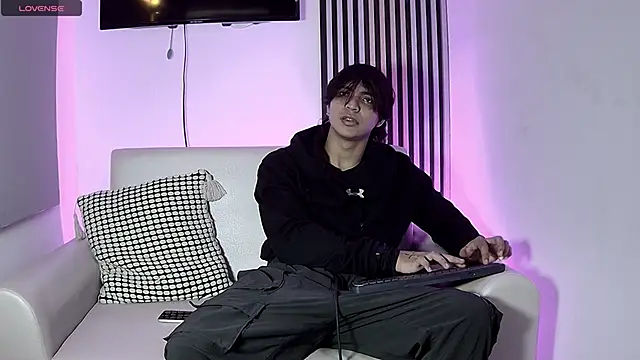 toji luxxer online show from 6, 11, 2025