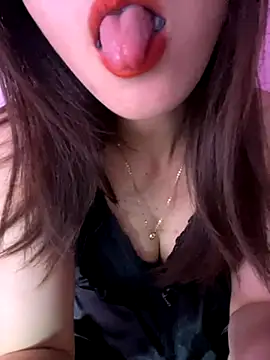 Moon pusy online show from 14, 11, 2025