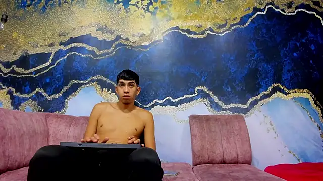 Juicy Creww online show from 7, 11, 2025