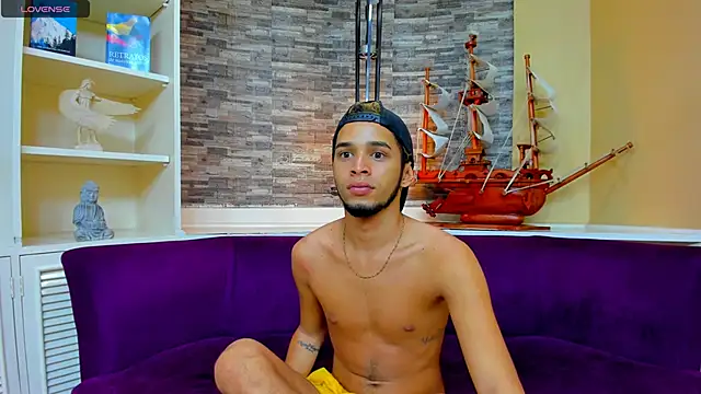 Juicy Creww online show from 25, 9, 2025