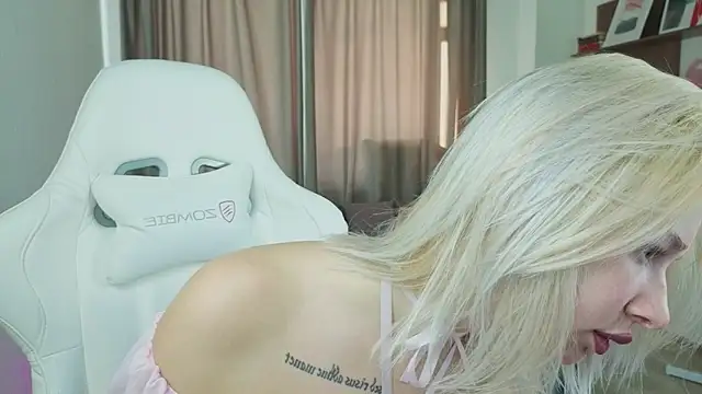 MistyMayers online show from 29, 9, 2025