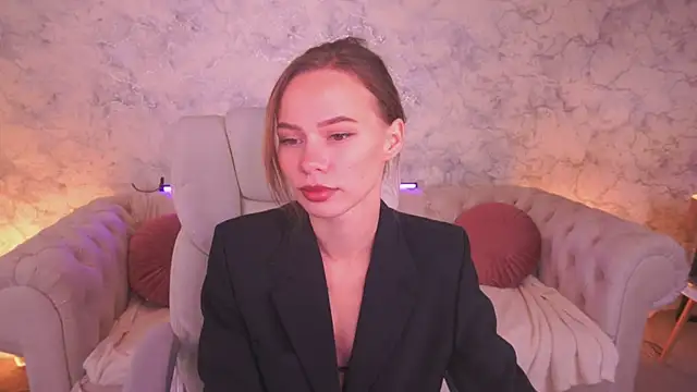 Snapshot of ShyySiren chatting on 29, 10, 2025 ShyySiren online show from 29, 10, 2025