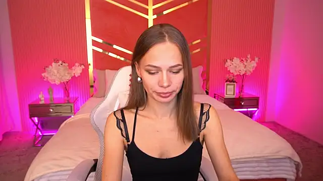 Snapshot of ShyySiren chatting on 11, 10, 2025 ShyySiren online show from 11, 10, 2025