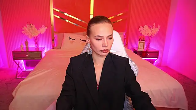 ShyySiren online show from 2, 10, 2025