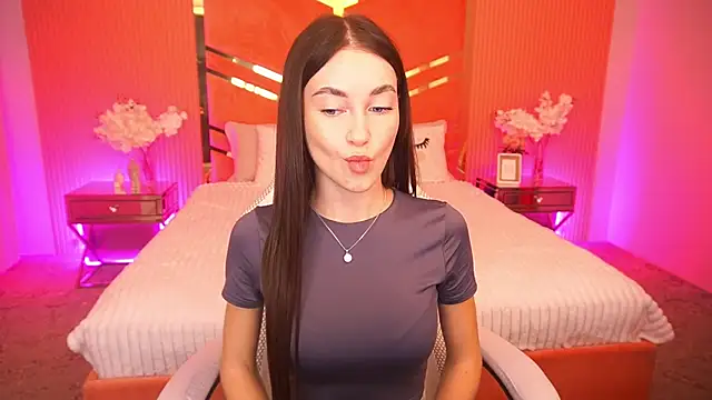 Snapshot of CherryyLulu chatting on 4, 11, 2025 CherryyLulu online show from 4, 11, 2025