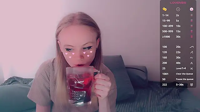 Snapshot of AliceNya_cute chatting on 4, 6, 2026 AliceNya cute online show from 4, 6, 2026