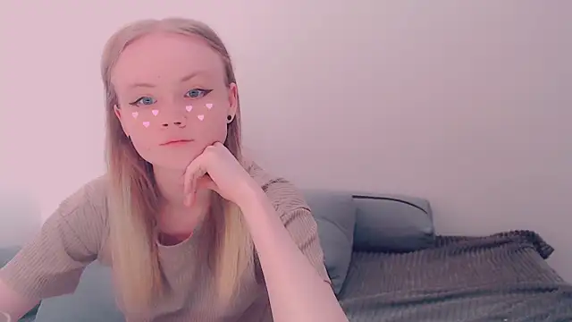 Snapshot of AliceNya_cute chatting on 7, 6, 2026 AliceNya cute online show from 7, 6, 2026