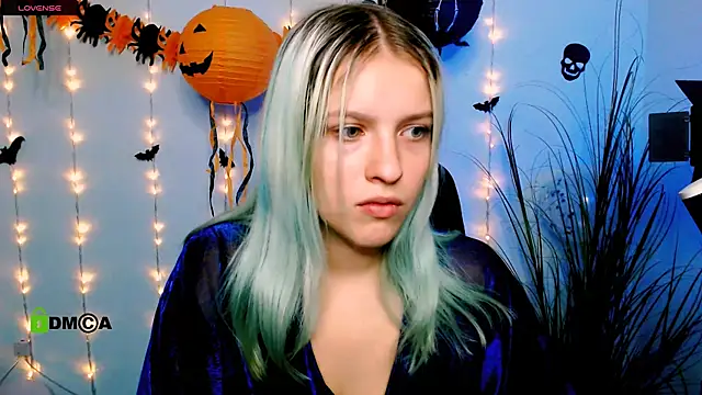 kaela spell  online show from 28, 10, 2025