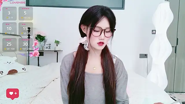 schoolgirl-nurse online show from 22, 4, 2026