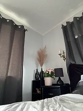 Snapshot of ZoeyJohnson chatting on 23, 10, 2025 ZoeyJohnson online show from 23, 10, 2025