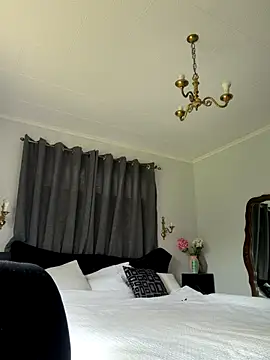 Snapshot of ZoeyJohnson chatting on 13, 11, 2025 ZoeyJohnson online show from 13, 11, 2025