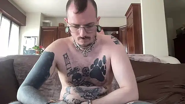 Chaserlovebear online show from 15, 4, 2026