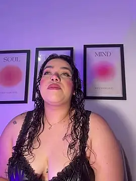 krisstenSantos online show from 10, 6, 2026
