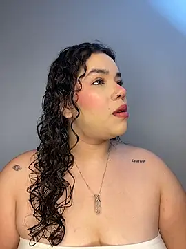 krisstenSantos online show from 11, 11, 2025