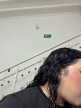 krisstenSantos online show from 28, 2, 2026