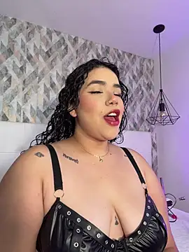 Snapshot of krisstenSantos chatting on 26, 5, 2026 krisstenSantos online show from 26, 5, 2026