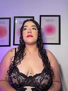 krisstenSantos online show from 9, 6, 2026