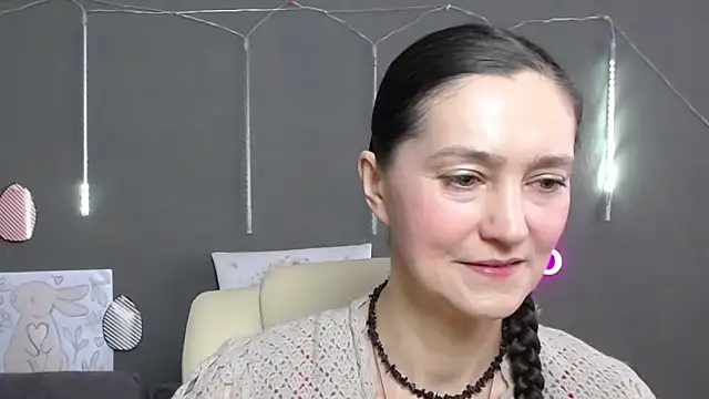 TayaFinch online show from 10, 4, 2026