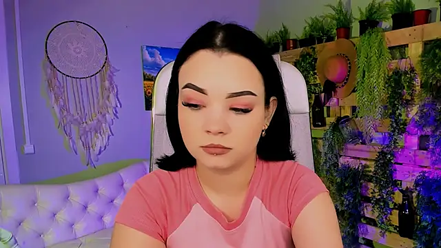 Snapshot of leslierowe_ chatting on 18, 10, 2025 leslierowe online show from 18, 10, 2025