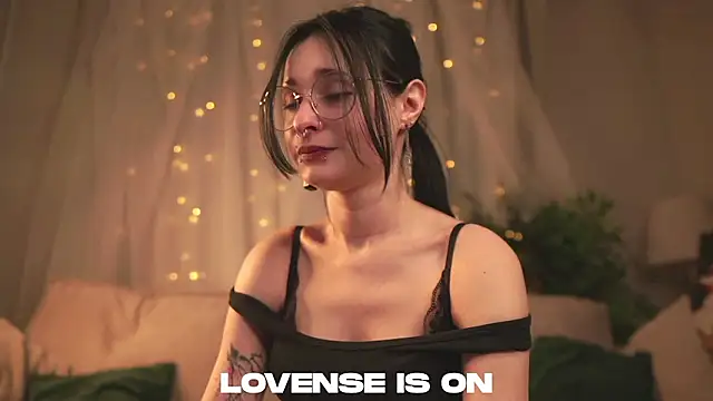 DarcyAspacio online show from 2, 2, 2026