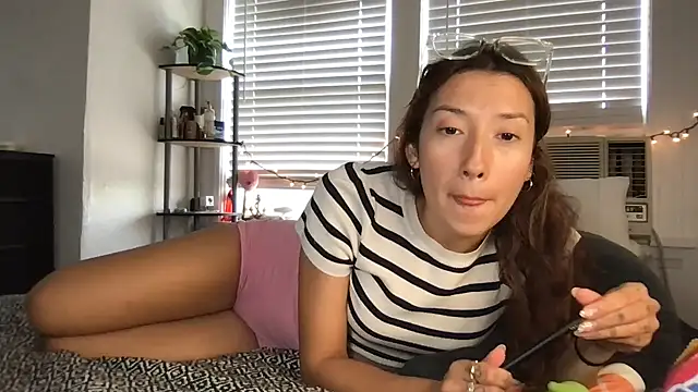 yoursweetestlilly online show from 21, 9, 2025