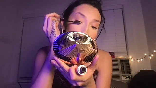 Snapshot of yoursweetestlilly chatting on 14, 1, 2026 yoursweetestlilly online show from 14, 1, 2026