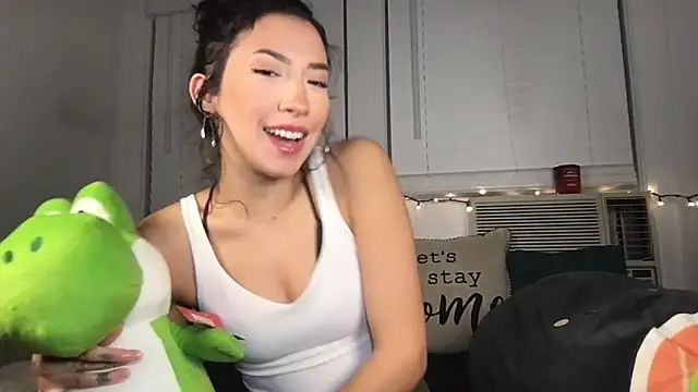 Snapshot of yoursweetestlilly chatting on 7, 1, 2026 yoursweetestlilly online show from 7, 1, 2026