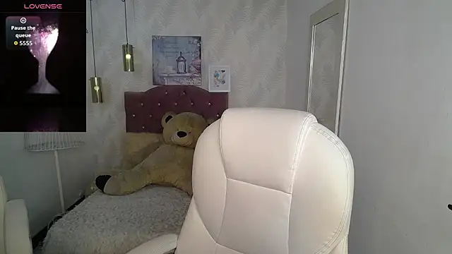 alllyson  online show from 11, 11, 2025