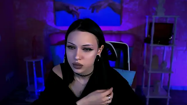 MiaCain online show from 18, 9, 2025