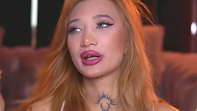 Snapshot of SiennaJayden chatting on 13, 5, 2026 SiennaJayden online show from 13, 5, 2026