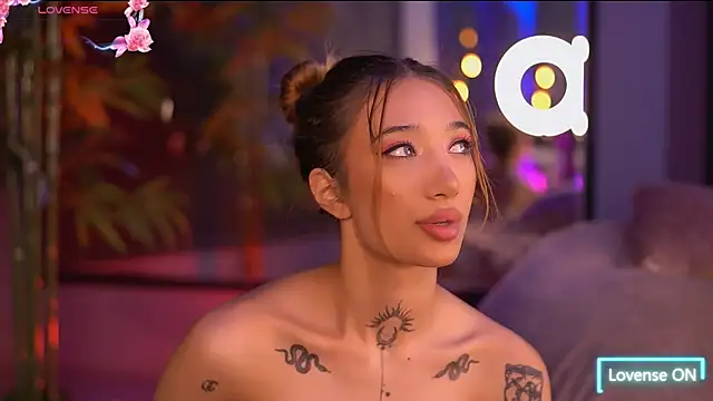 SiennaJayden online show from 28, 10, 2025