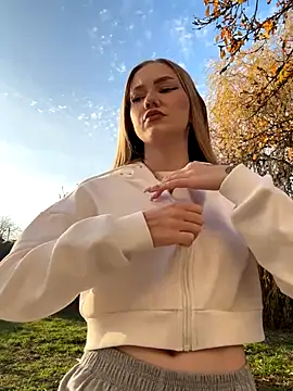 MilaMoone online show from 28, 11, 2025