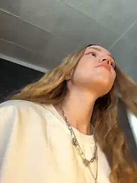 MilaMoone online show from 13, 3, 2026