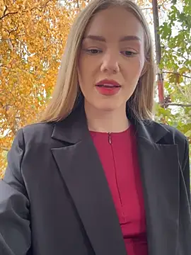 MilaMoone online show from 24, 10, 2025