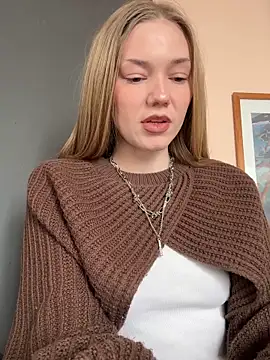 MilaMoone online show from 6, 2, 2026