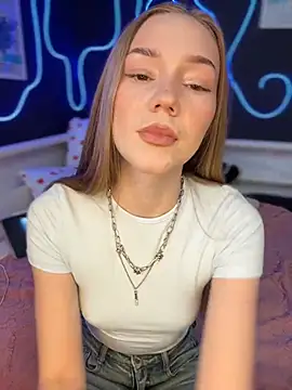 MilaMoone online show from 20, 4, 2026