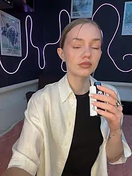 MilaMoone online show from 28, 2, 2026