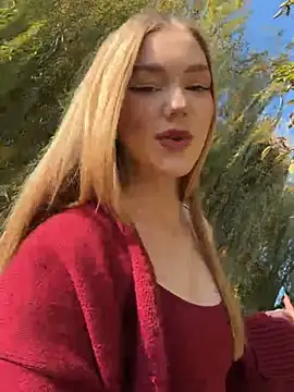 MilaMoone online show from 6, 11, 2025