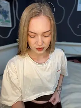 Snapshot of MilaMoone chatting on 16, 6, 2026 MilaMoone online show from 16, 6, 2026