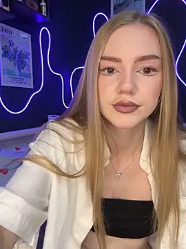 MilaMoone online show from 19, 10, 2025