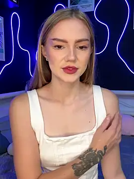 MilaMoone online show from 27, 10, 2025