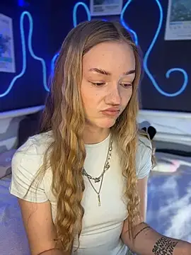 MilaMoone online show from 23, 4, 2026