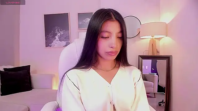 Tiffany Low online show from 15, 3, 2026