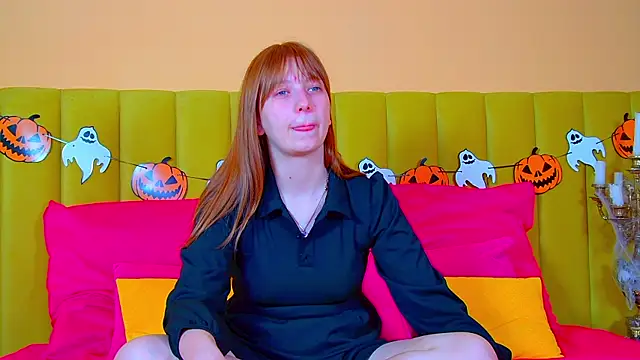 Snapshot of BeatriceBinoche chatting on 25, 10, 2025 BeatriceBinoche online show from 25, 10, 2025