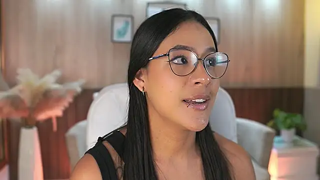 LaurennMiles online show from 29, 9, 2025