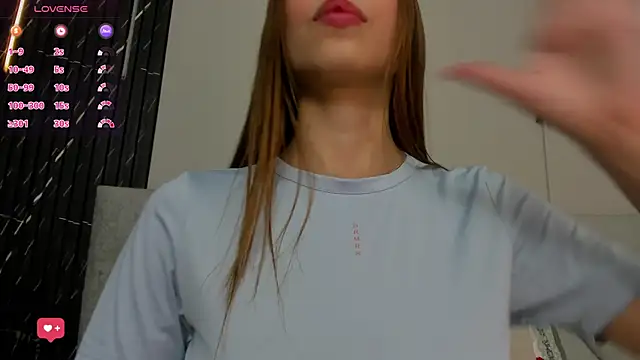 Naomi Rousse online show from 17, 12, 2025