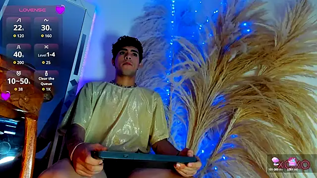 Juan twinks online show from 3, 10, 2025