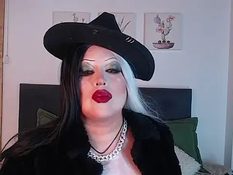 Andrea secret  online show from 8, 10, 2025