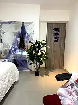 EMILIIA RICHTER   online show from 19, 10, 2025